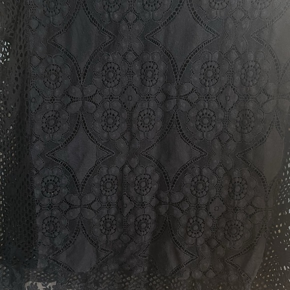 Black Lacey-Mesh Crochet Short Sleeve Top ๐ค - Picture 2 of 6